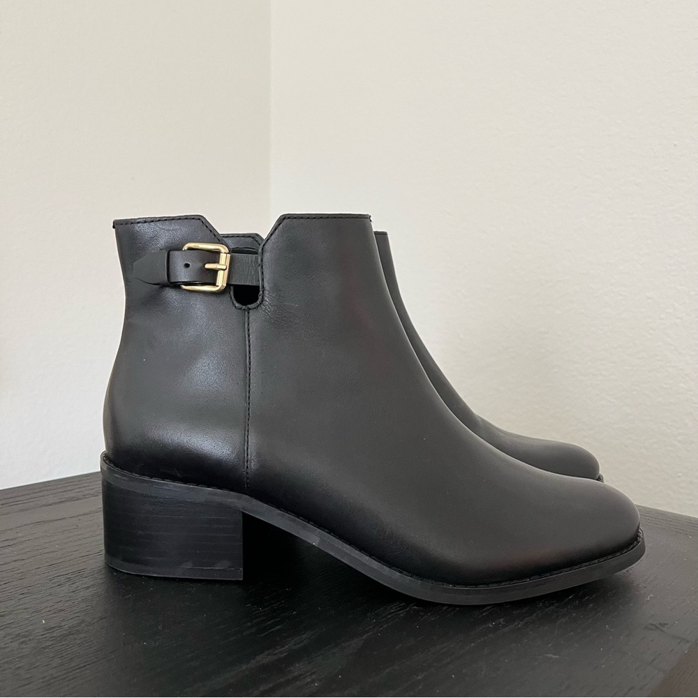 Cole Haan Haidyn Black Leather Ankle Zip Booties Boots
